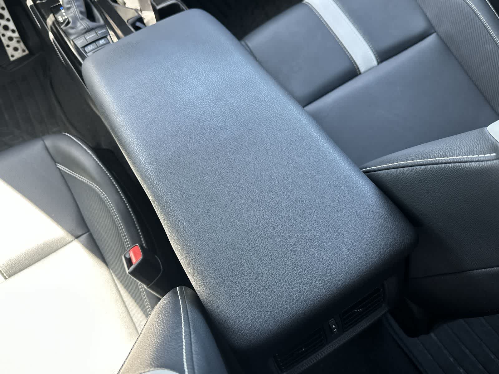 2025 Toyota Camry SE - Photo 20