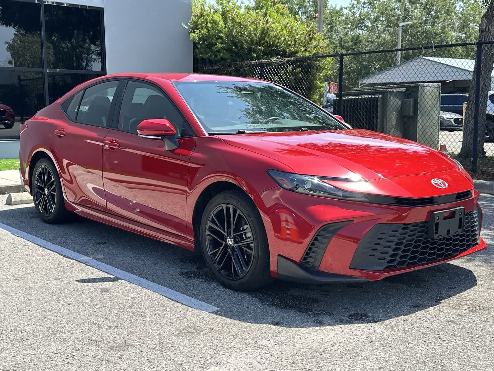 2025 Toyota Camry SE - Photo 10