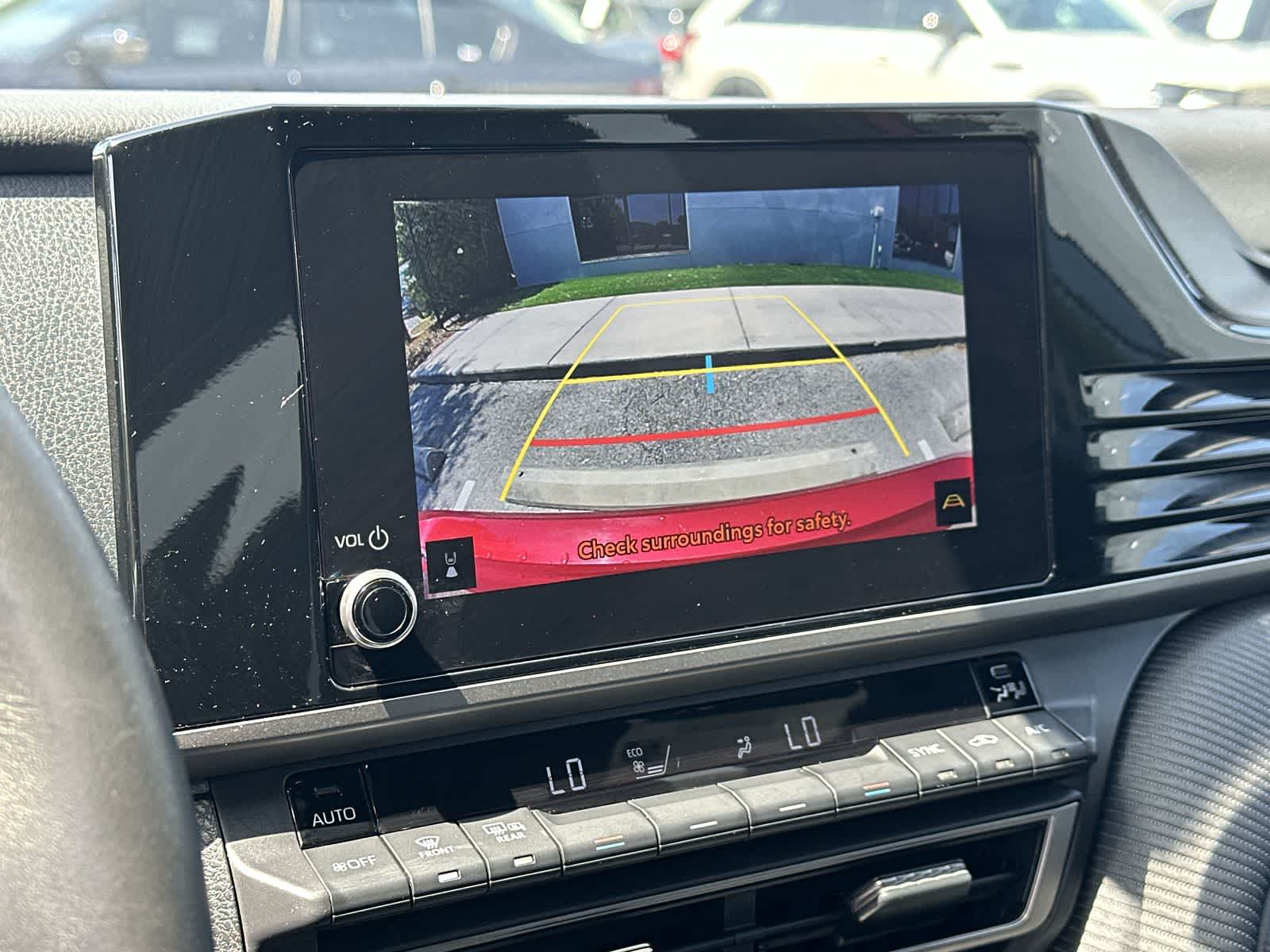 2025 Toyota Camry SE - Photo 25