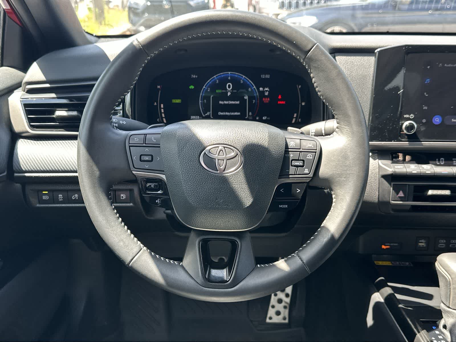 2025 Toyota Camry SE - Photo 19