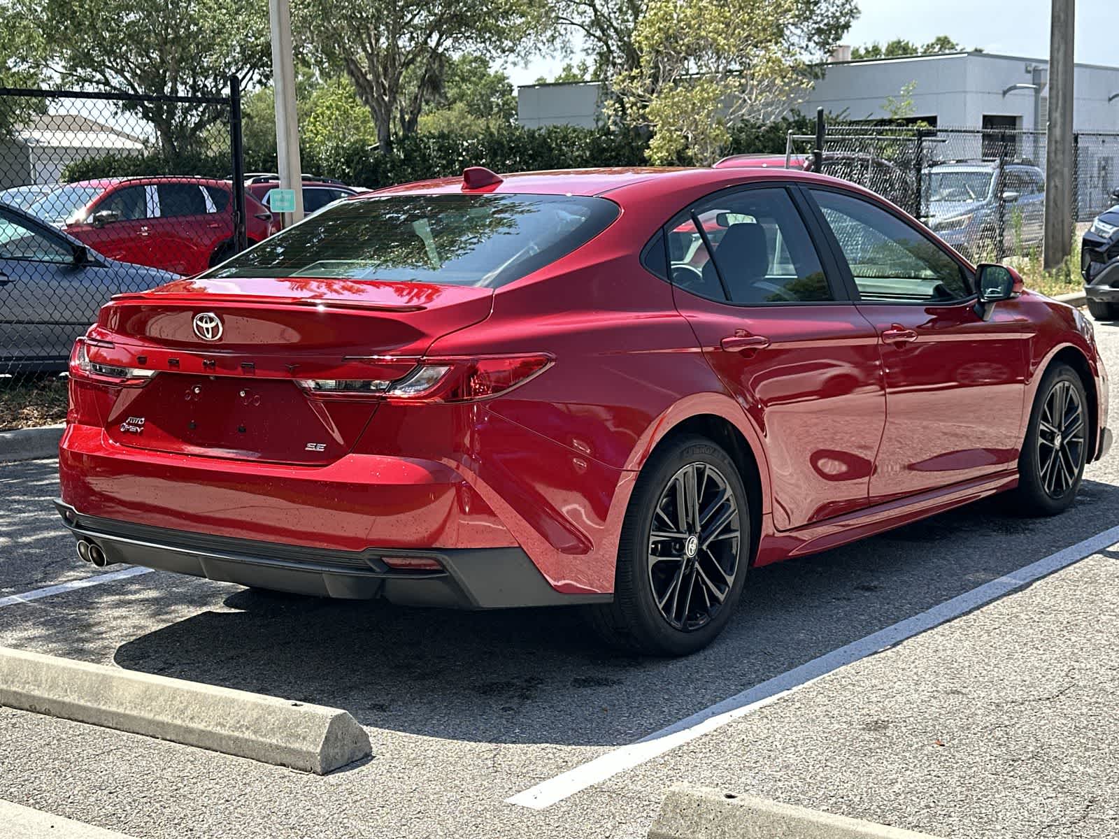 2025 Toyota Camry SE - Photo 7