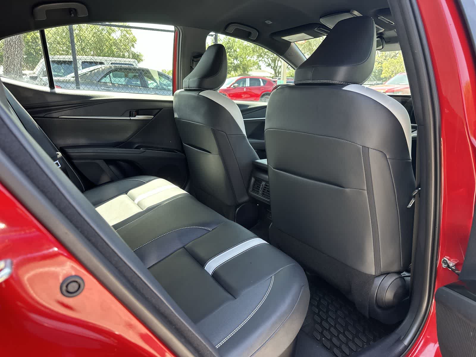 2025 Toyota Camry SE - Photo 16