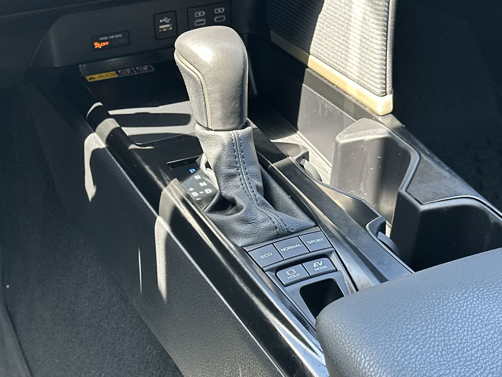 2025 Toyota Camry SE - Photo 21