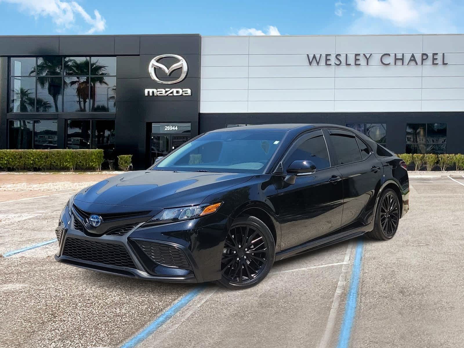 2022 Toyota Camry Hybrid SE