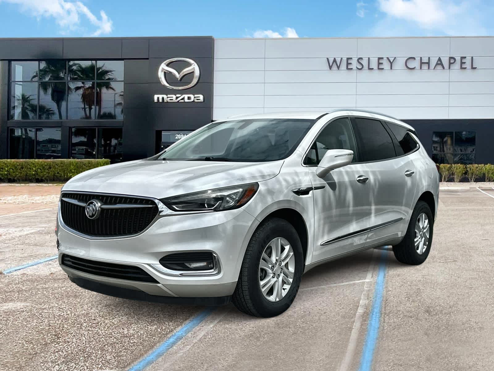 White Frost Tricoat 2019 Buick Enclave Essence FWD SUV / Crossover Front-Wheel Drive 9-Speed Automatic