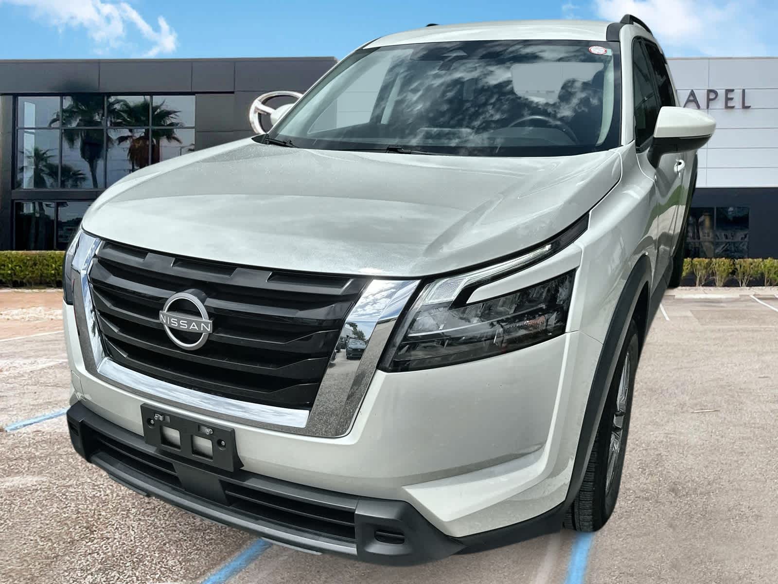 2024 Nissan Pathfinder SV