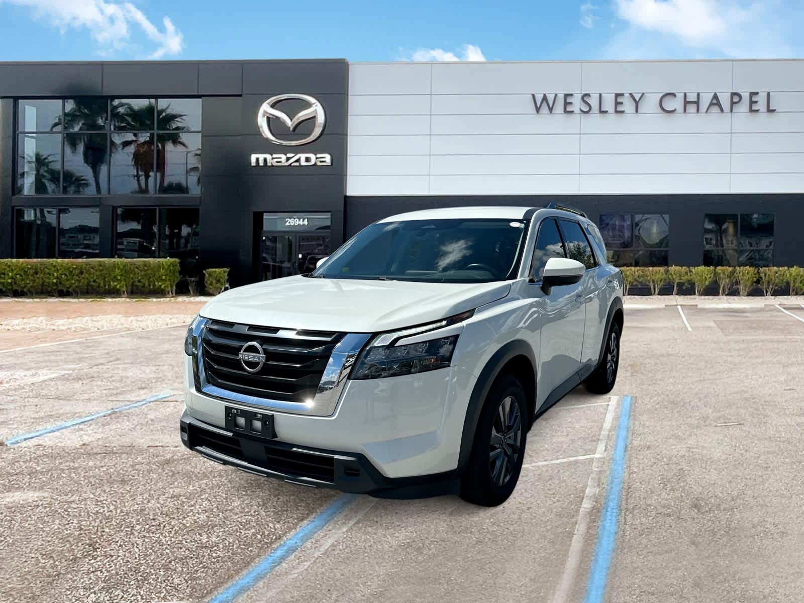 2024 Nissan Pathfinder SV