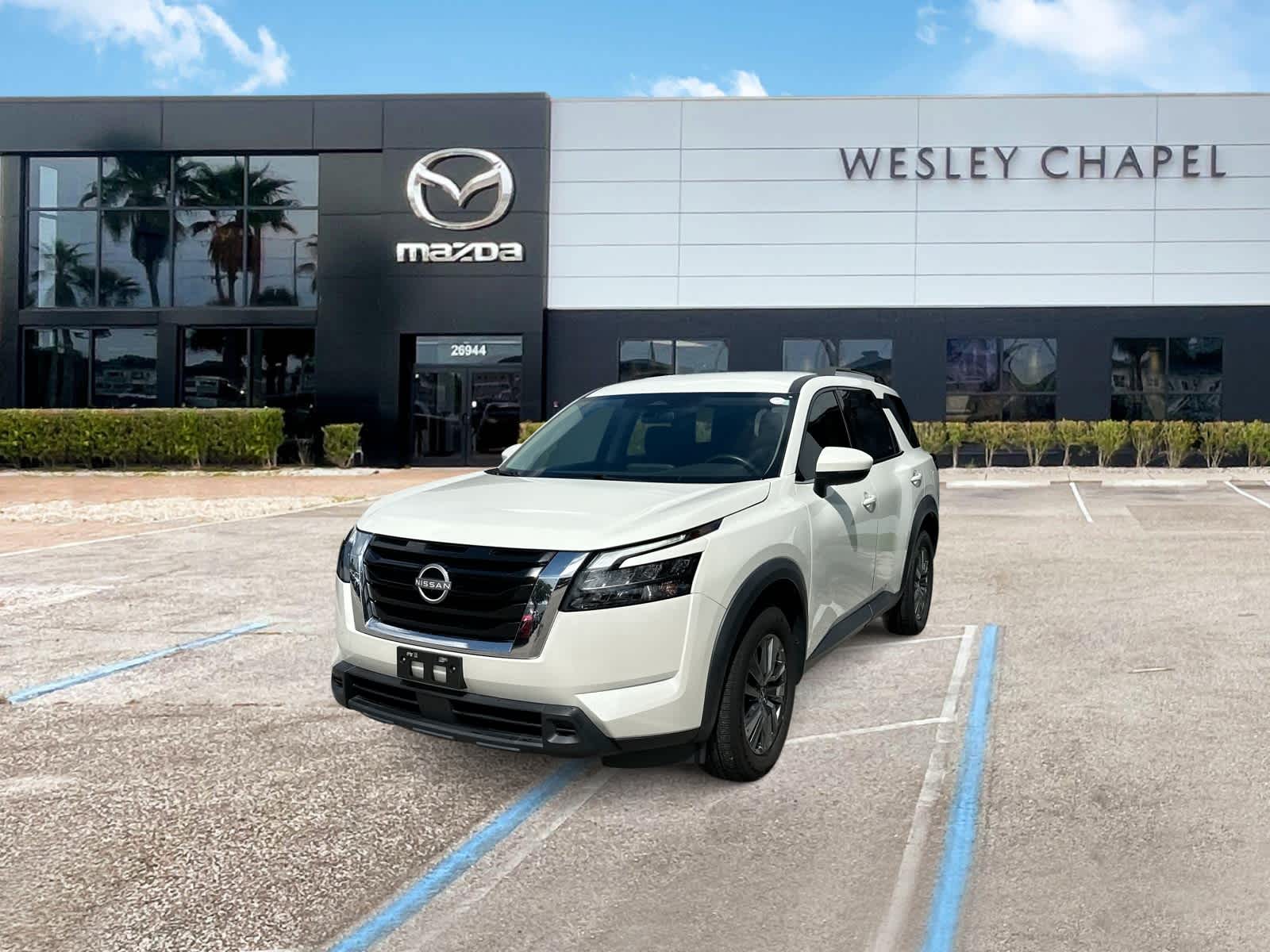 2024 Nissan Pathfinder SV