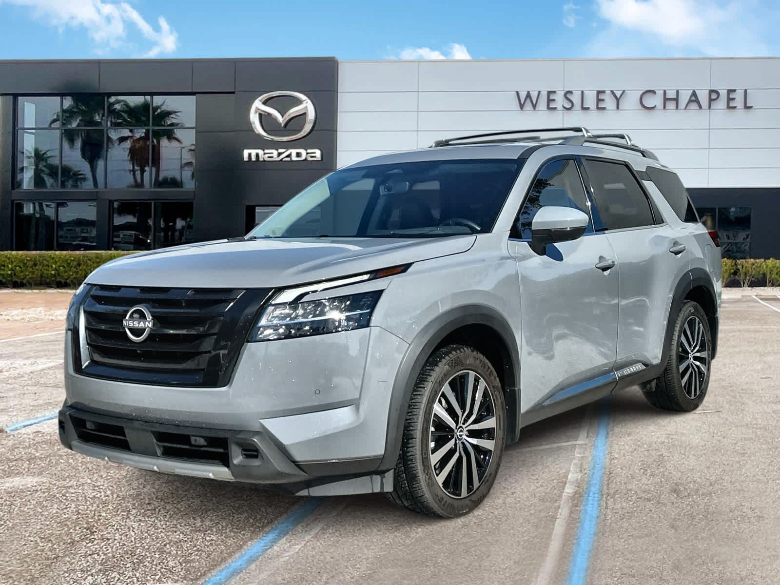 2023 Nissan Pathfinder Platinum