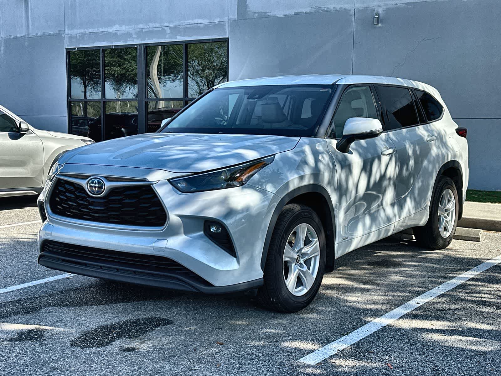 2022 Toyota Highlander Hybrid LE