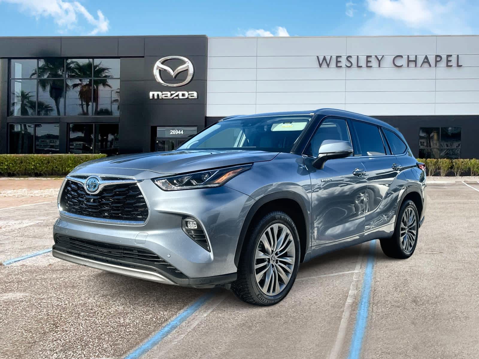 2021 Toyota Highlander Hybrid Platinum