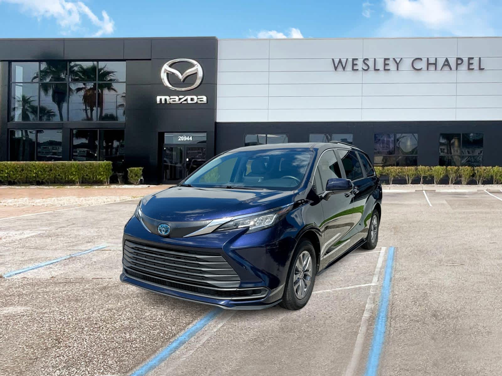 Toyota Sienna LE 2023