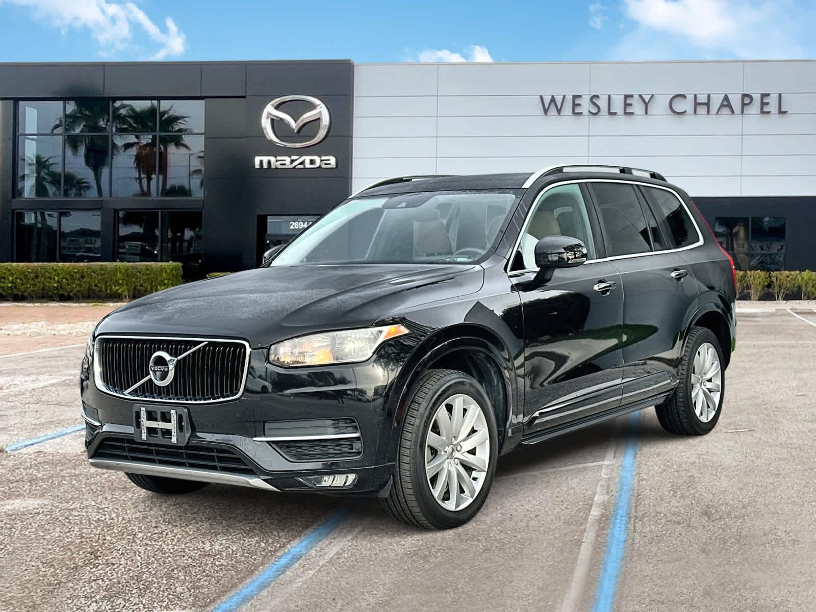 2016 Volvo XC90 T6 Momentum