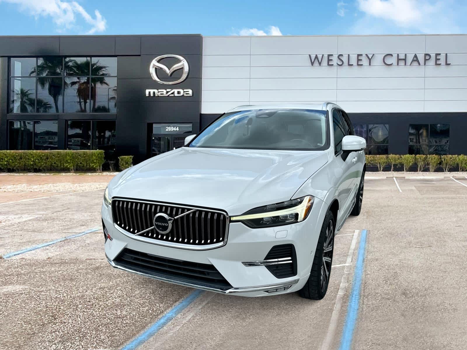 2023 Volvo XC60 Ultimate Bright Theme