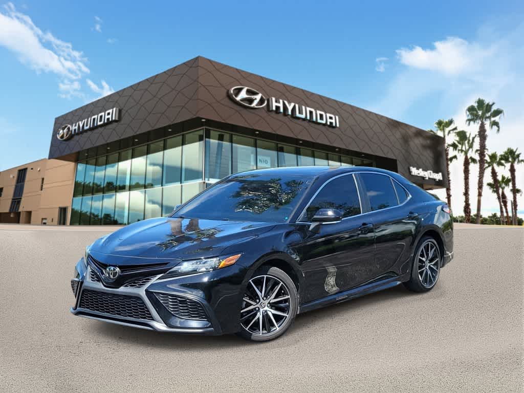 2024 Toyota Camry SE FWD