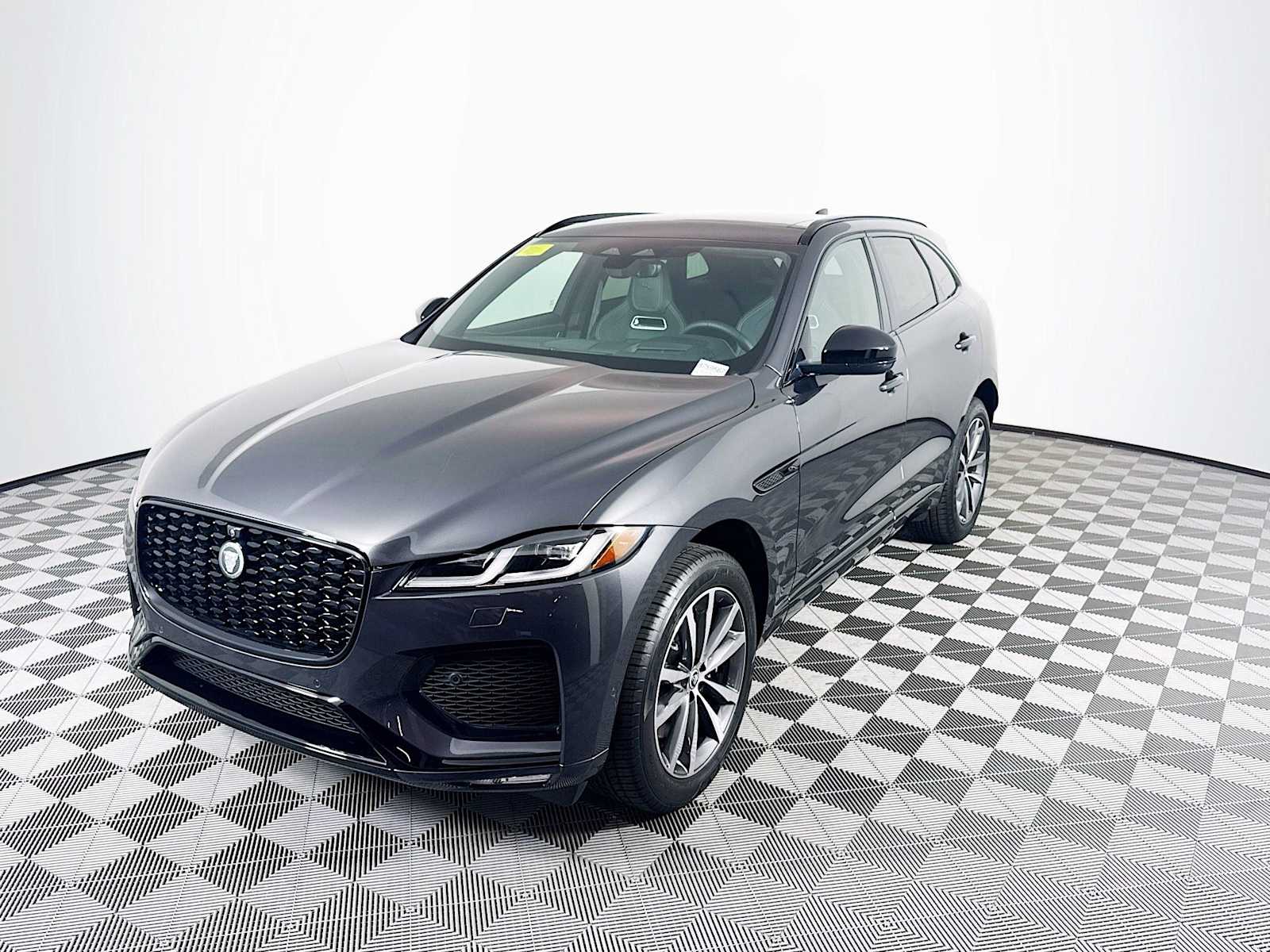 2026 Jaguar F-Pace R-Dynamic S's photo