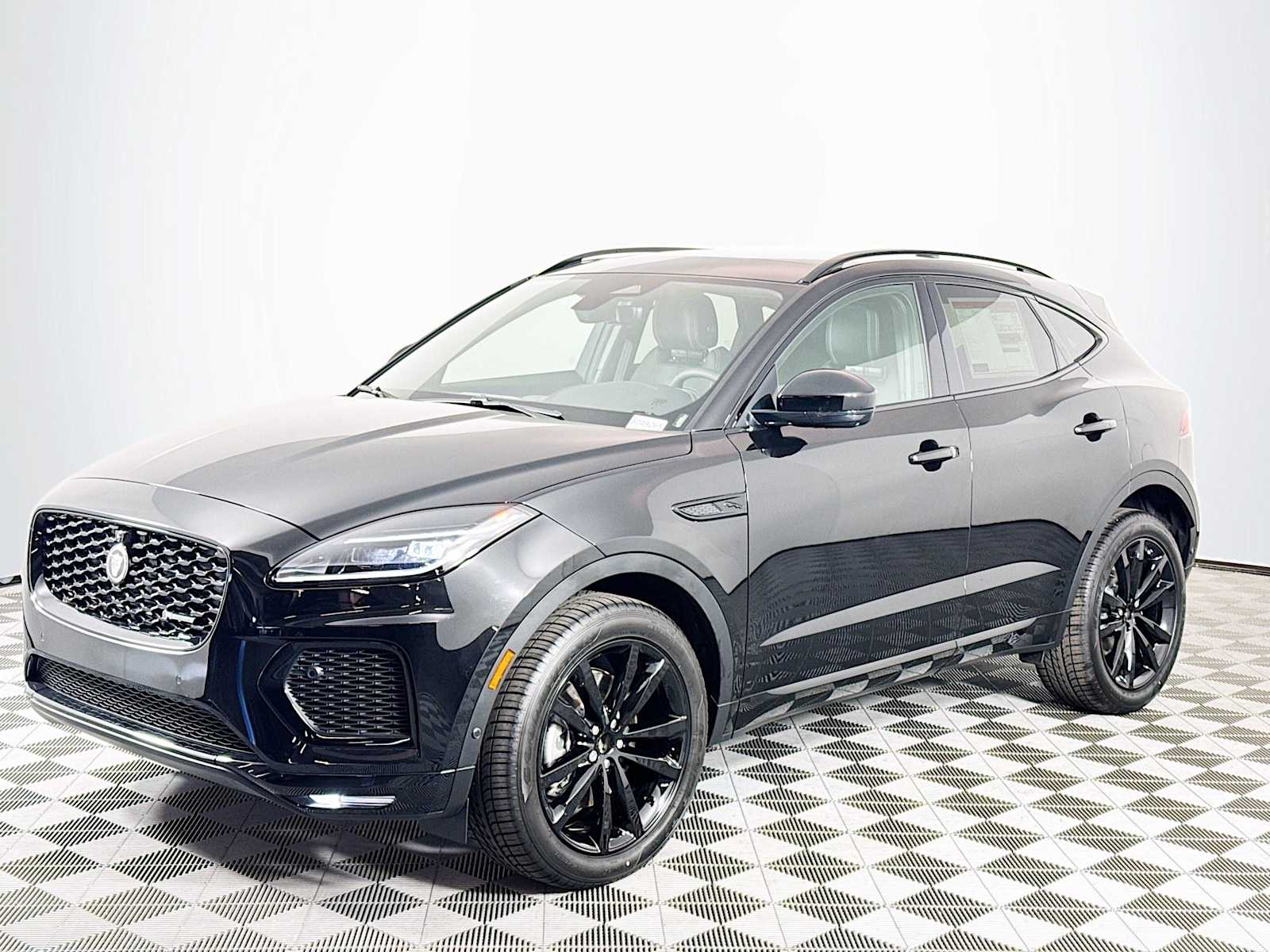 2024 Jaguar E-Pace R-DYNAMIC SE's photo