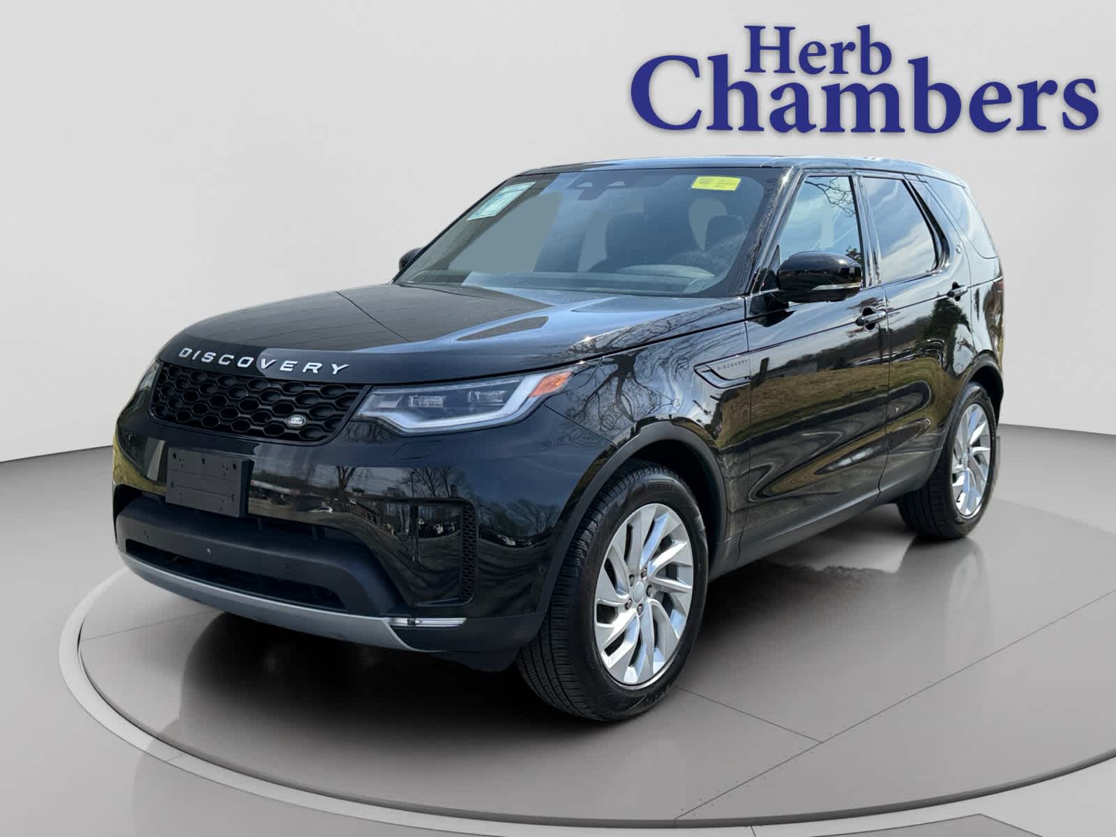 2025 Land Rover Discovery P300 S's photo