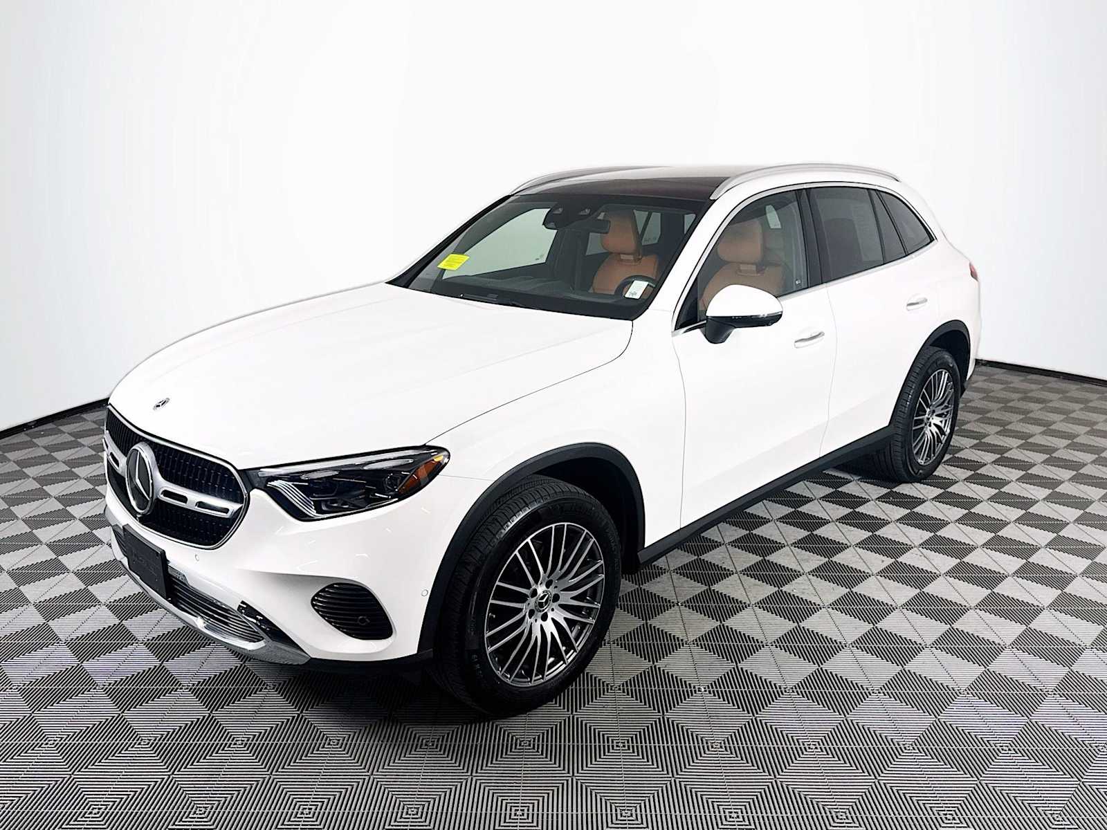 2023 Mercedes-Benz GLC GLC 300's photo