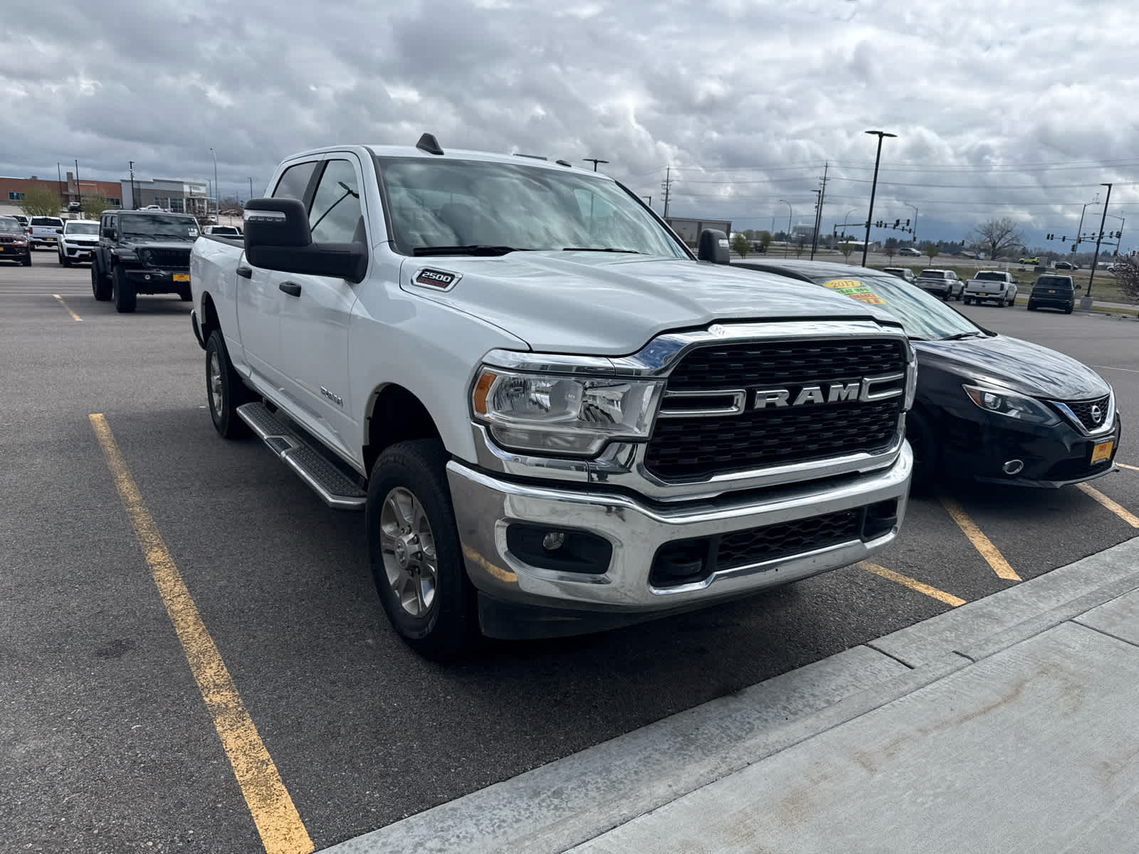 Bright White Clearcoat 2024 RAM 2500 Big Horn Crew Cab 4WD Pickup Truck Four-Wheel Drive 8-Speed Automatic