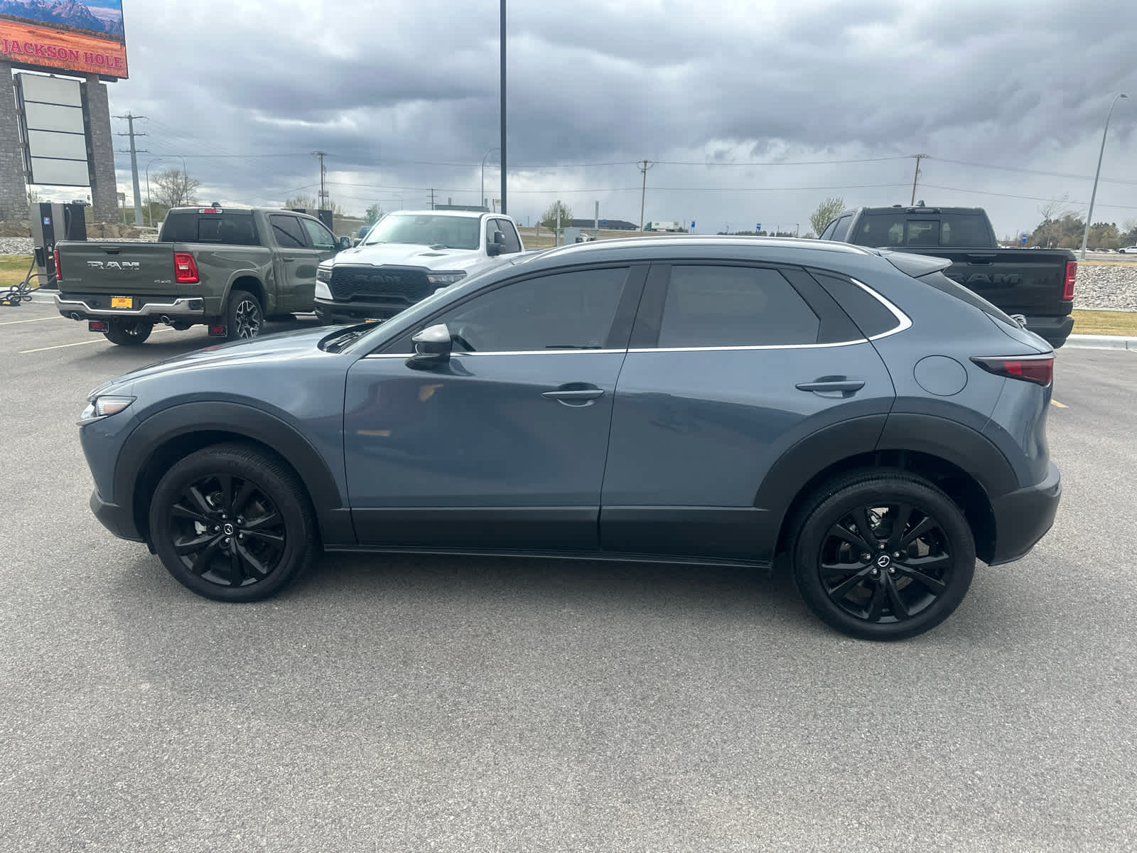 View vehicle photo 6