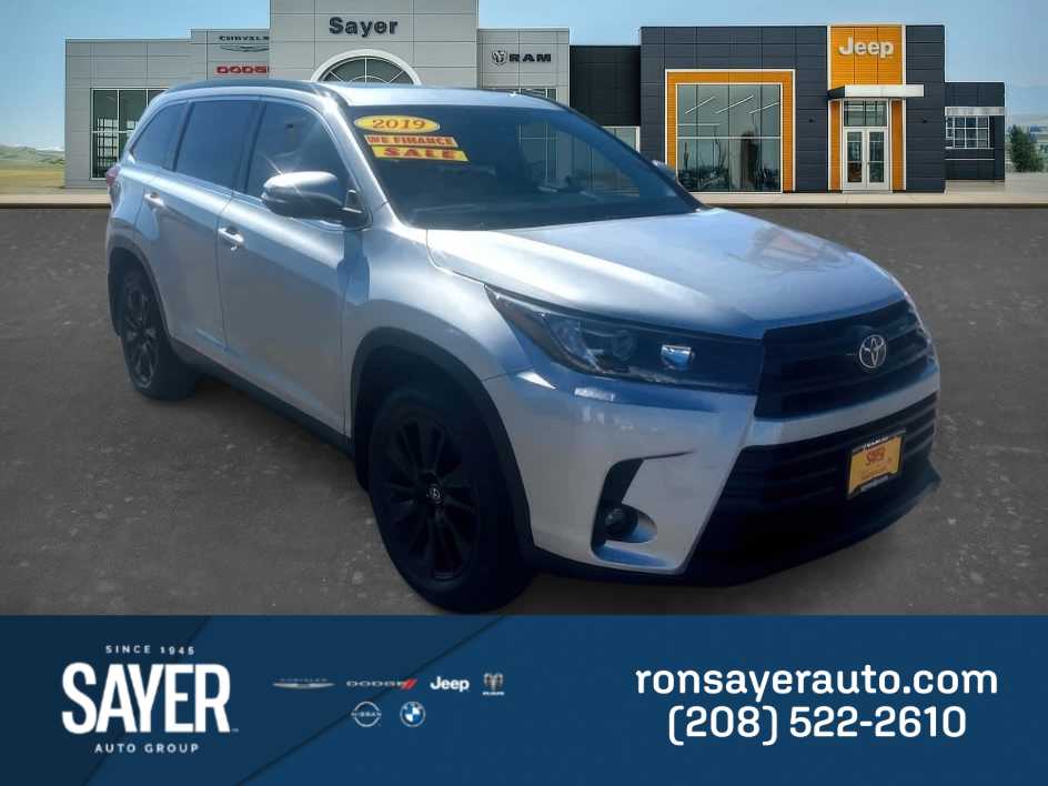 Celestial Silver Metallic 2019 Toyota Highlander SE AWD SUV / Crossover All-Wheel Drive 8-Speed Automatic