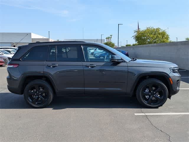 2023 Jeep Grand Cherokee Altitude 7