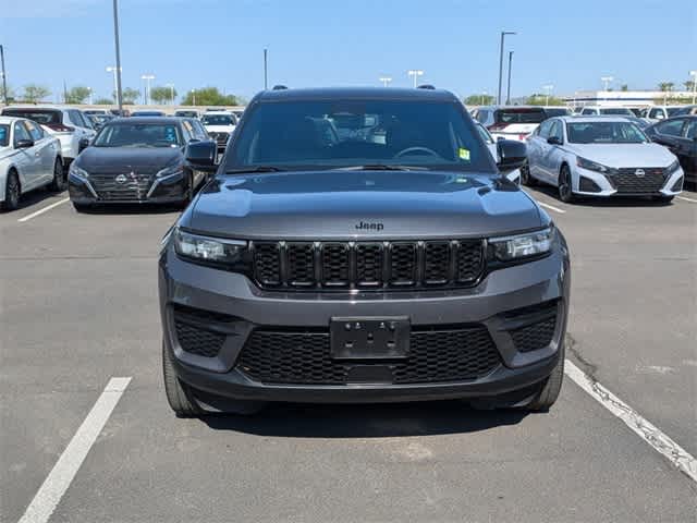 2023 Jeep Grand Cherokee Altitude 9