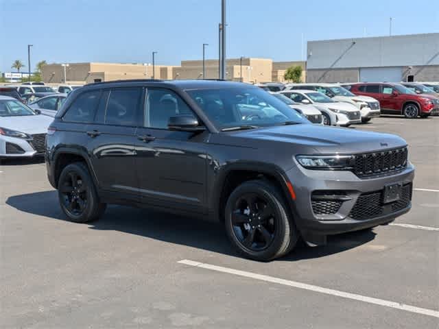 2023 Jeep Grand Cherokee Altitude 8