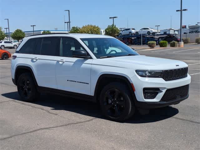 2023 Jeep Grand Cherokee Altitude 8