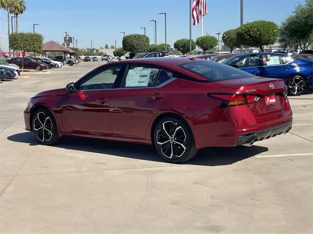 2025 Nissan Altima SR 4