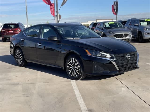 2024 Nissan Altima 2.5 SV 8