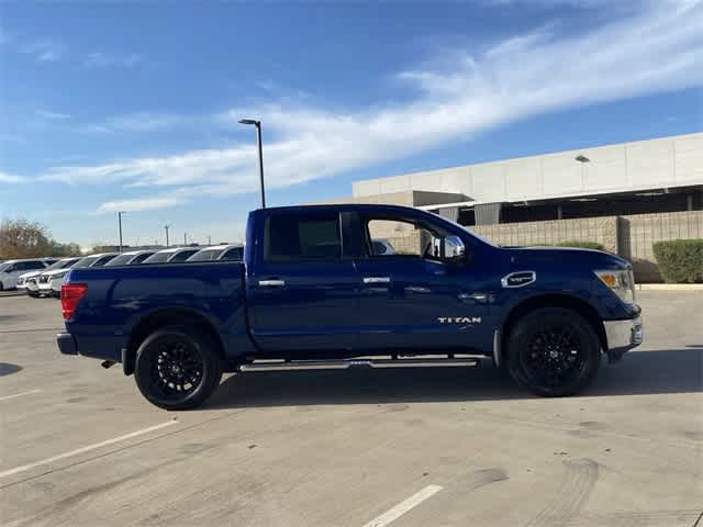 2017 Nissan Titan SL 4x4 Crew Cab 7