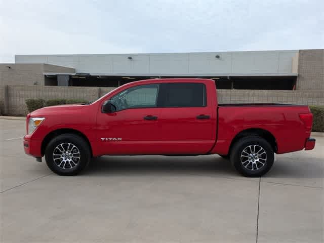 2022 Nissan Titan SV 4x4 Crew Cab 3