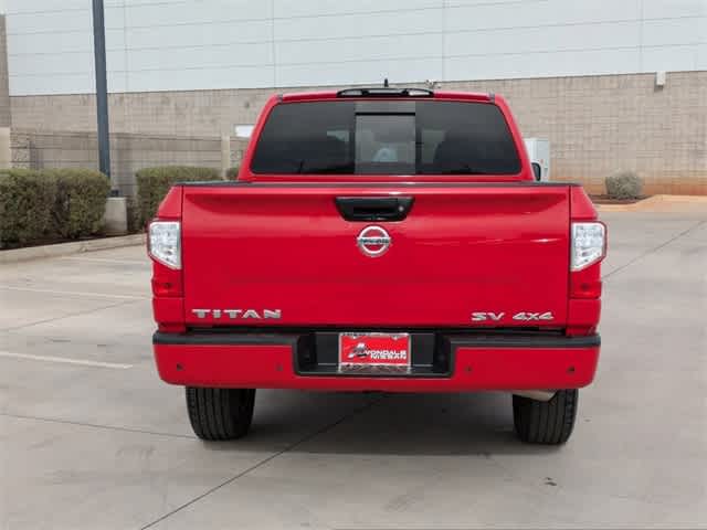 2022 Nissan Titan SV 4x4 Crew Cab 5