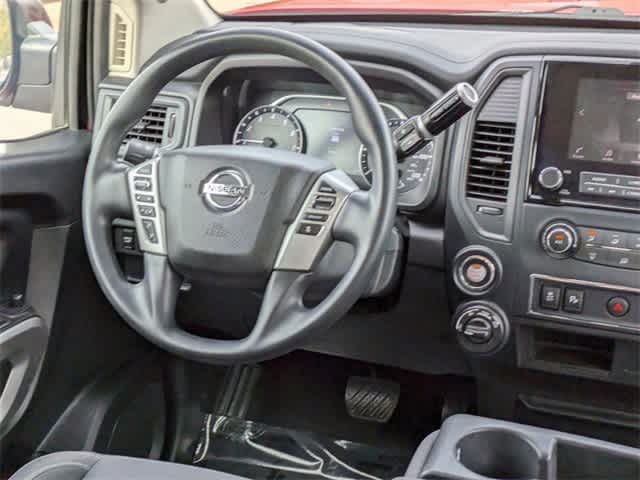 2022 Nissan Titan SV 4x4 Crew Cab 16