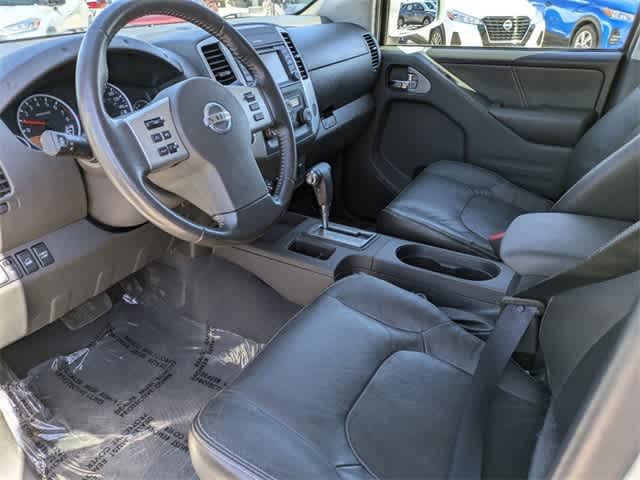 2019 Nissan Frontier PRO-4X Crew Cab 4x4 Auto 2