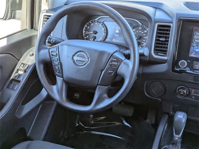 2022 Nissan Frontier SV Crew Cab 4x2 Auto 16