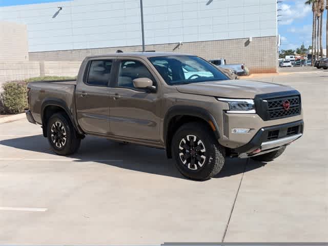 2024 Nissan Frontier PRO-4X Crew Cab 4x4 8