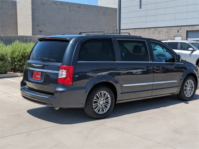 2014 Chrysler Town & Country Touring-L 7