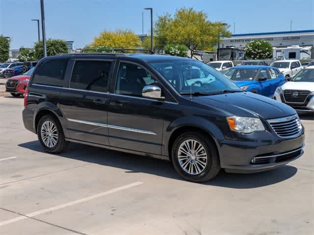 2014 Chrysler Town & Country Touring-L 9