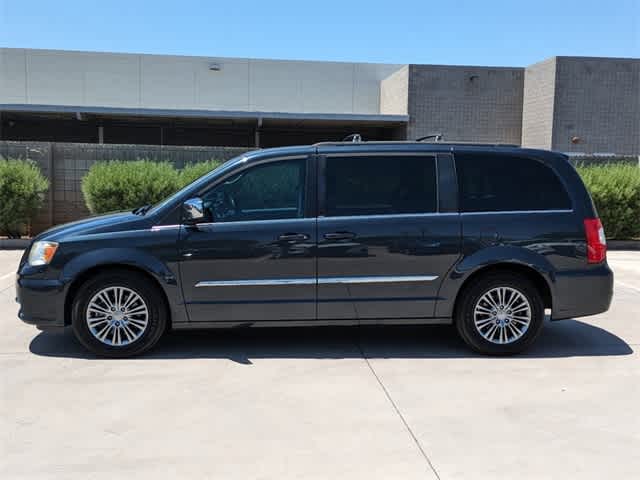 2014 Chrysler Town & Country Touring-L 4