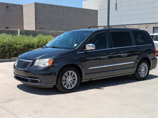 2014 Chrysler Town & Country Touring-L 2