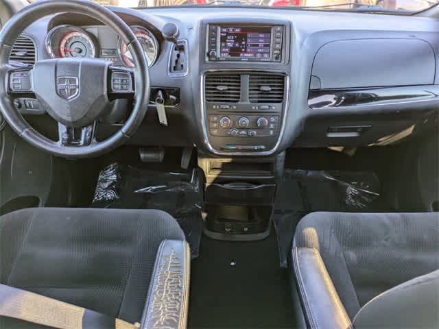 2018 Dodge Grand Caravan SE Plus 17