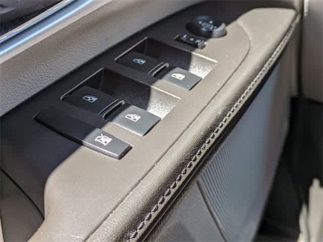 2015 Chevrolet Equinox LS 28