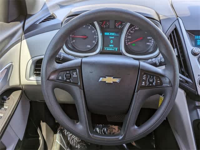 2015 Chevrolet Equinox LS 23
