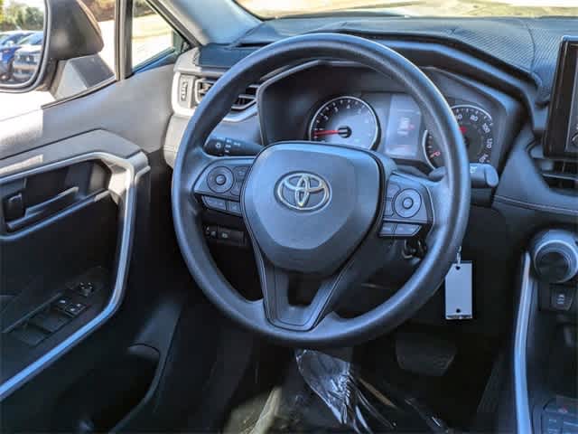 2022 Toyota RAV4 LE 17