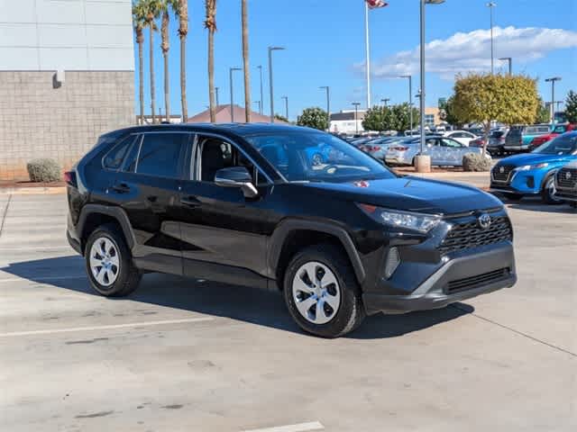 2022 Toyota RAV4 LE 8