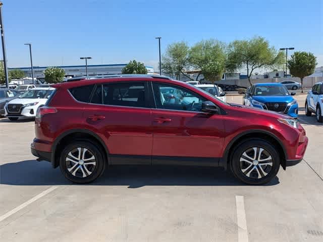 2018 Toyota RAV4 LE 7