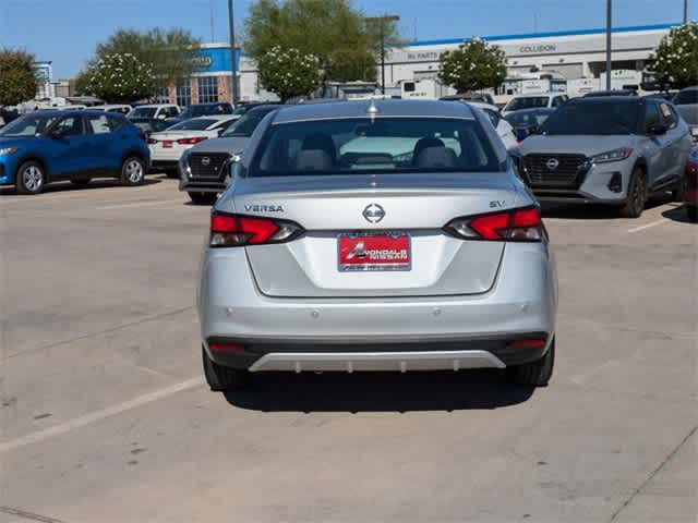 2021 Nissan Versa SV 5